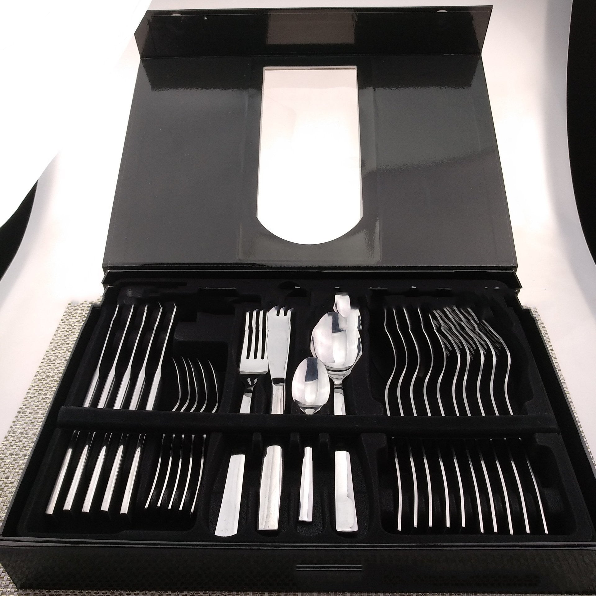 24 Piece Golden Stainless Steel Cutlery Set